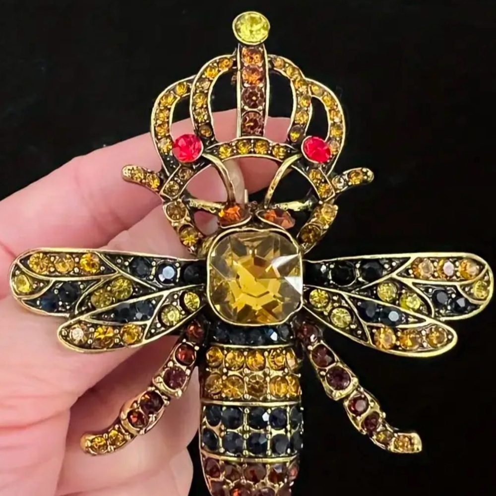Crown Bee Brooch Pin with Rhinestones - Picture 8 of 9